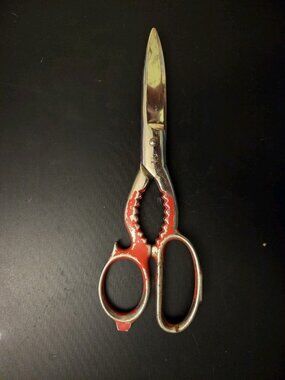 Vintage WISS KS Serrated Kitchen Shears Scissors Bottle Opener Nut Crk Red Paint